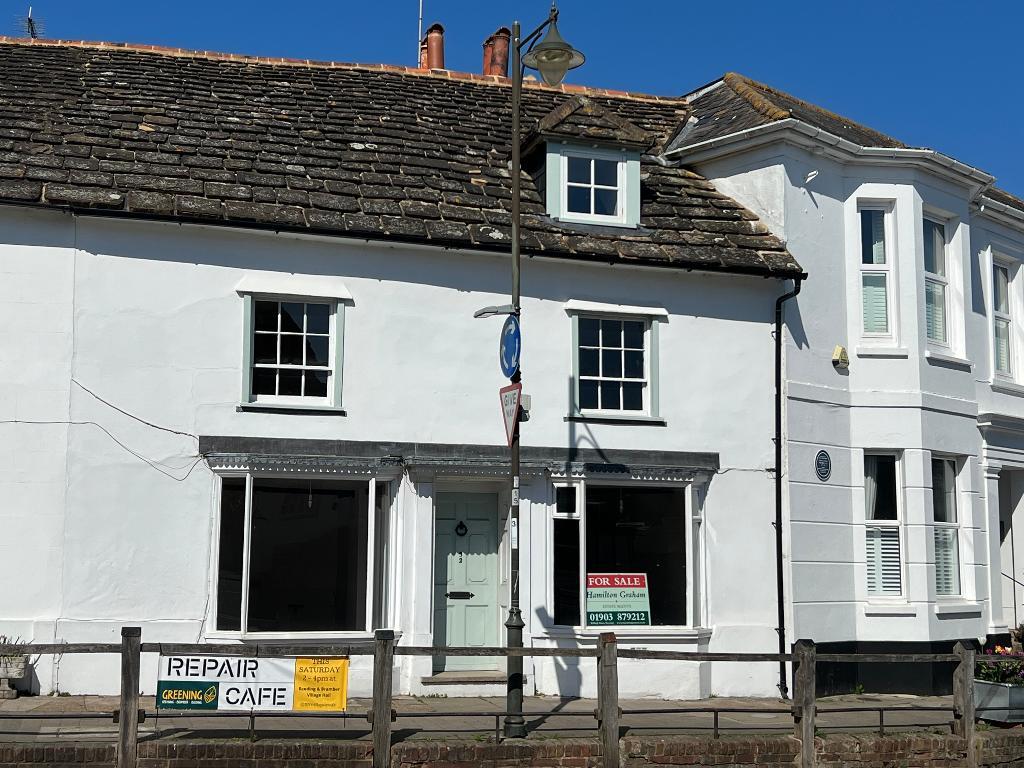 High Street, Steyning, West Sussex, BN44 3YE