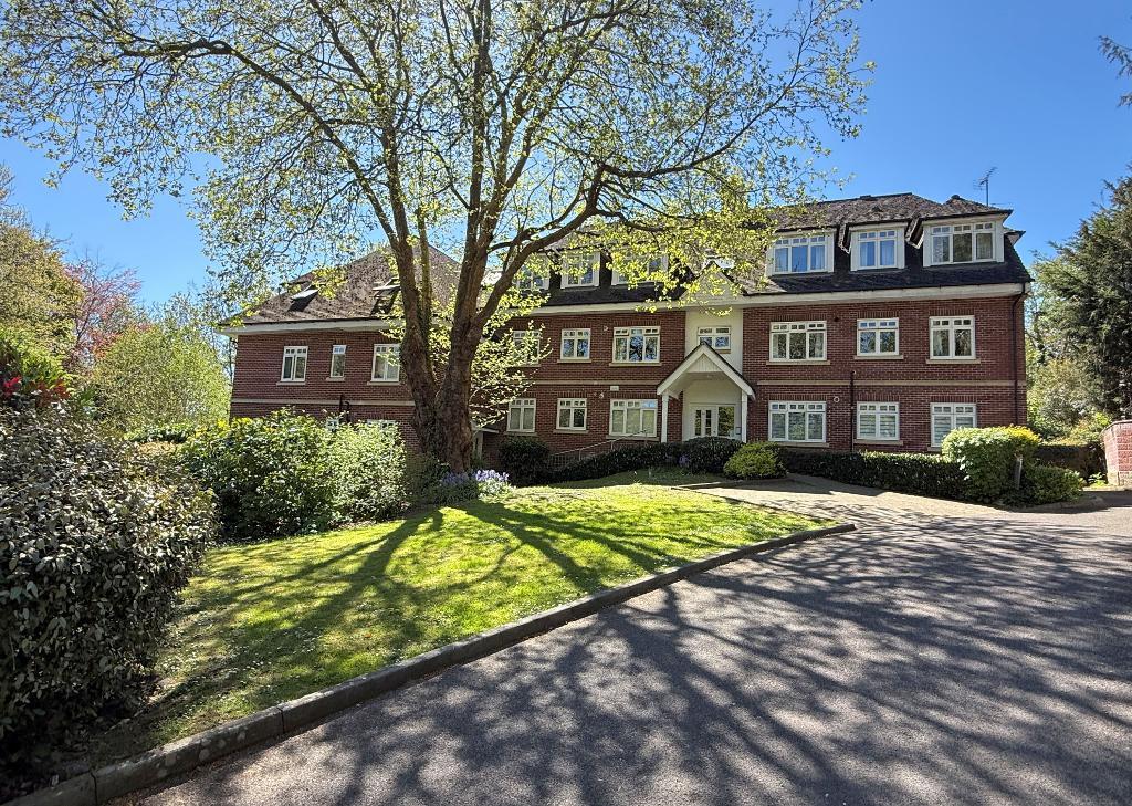 Greenleaves, Clays Hill, Bramber, West Sussex, BN44 3XA